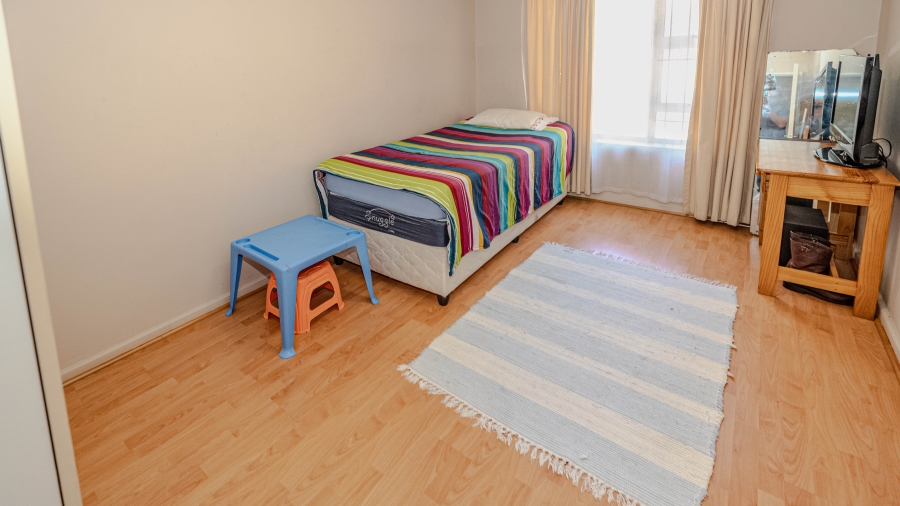 6 Bedroom Property for Sale in Vredekloof Heights Western Cape